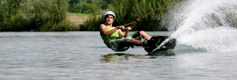 Wasserski / Wakeboard auf den Feldkirchner Badeseen